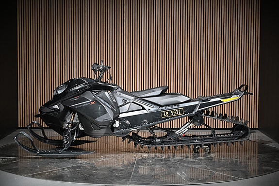 Ski-doo Summit X Expert 850 E-TEC Turbo 2 of 13