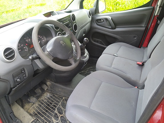 Peugeot Partner 2 of 6