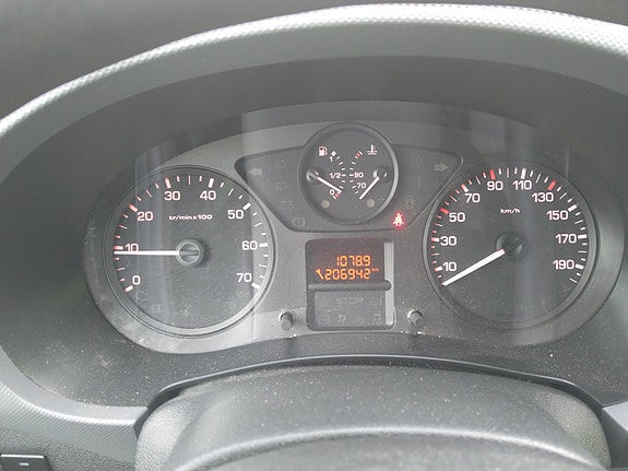 Peugeot Partner 3 of 6