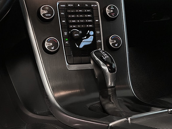 Volvo XC60 16 of 30