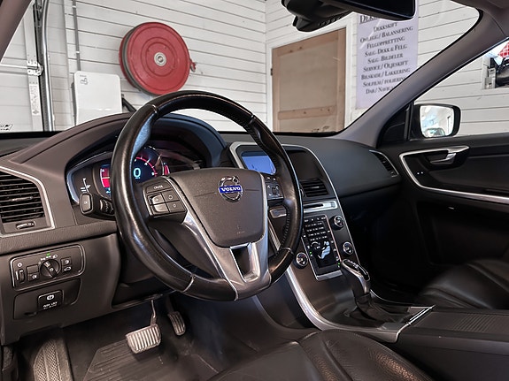Volvo XC60 7 of 30