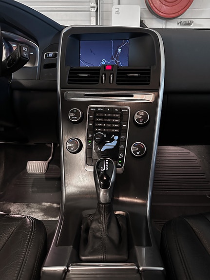 Volvo XC60 15 of 30