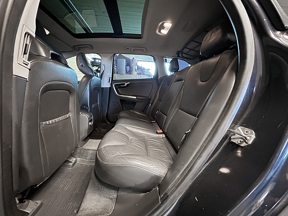Volvo XC60 9 of 30
