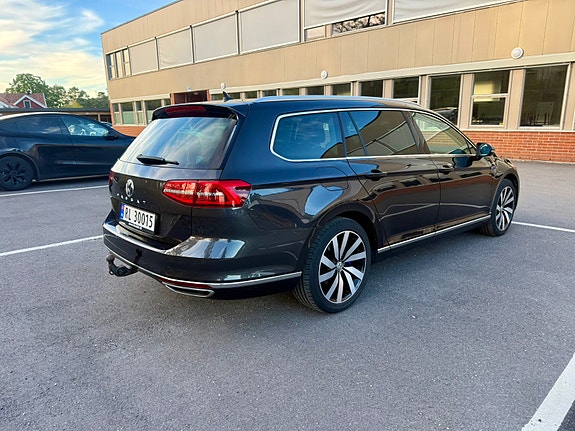 Volkswagen Passat 6 of 16
