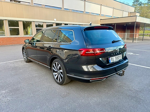 Volkswagen Passat 7 of 16