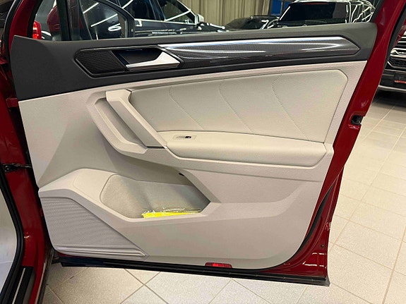 Volkswagen Tiguan 15 of 30