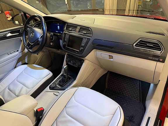 Volkswagen Tiguan 16 of 30
