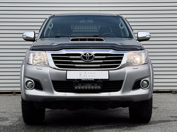 Toyota HiLux 3 of 22