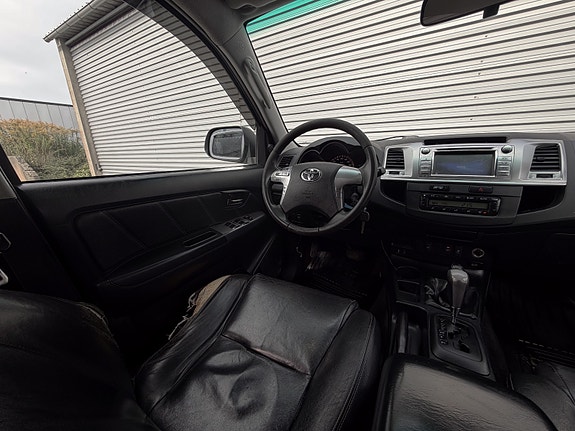 Toyota HiLux 11 of 22