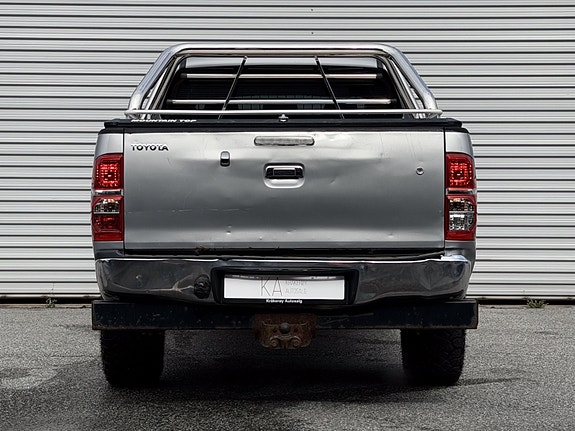 Toyota HiLux 8 of 22