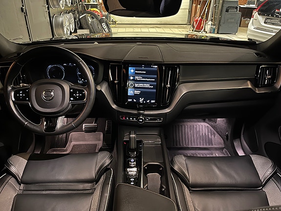 Volvo XC60 18 of 30