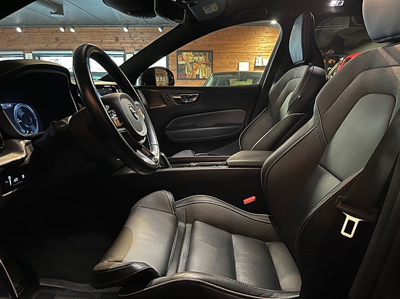 Volvo XC60 21 of 30