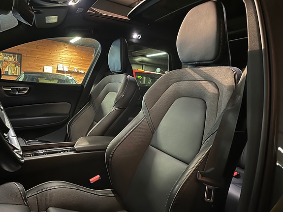 Volvo XC60 22 of 30