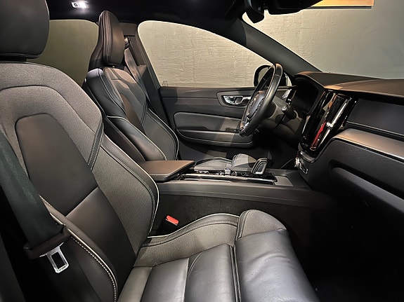 Volvo XC60 26 of 30