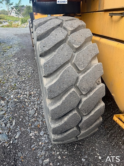 Volvo L70C hjullaster m/ 2 skuffer 9 of 27