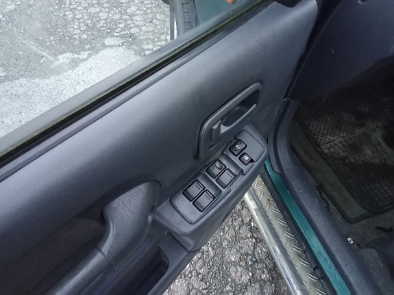 Toyota RAV4 12 of 19