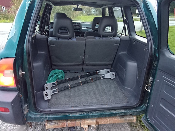 Toyota RAV4 19 of 19