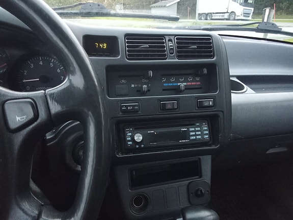 Toyota RAV4 15 of 19