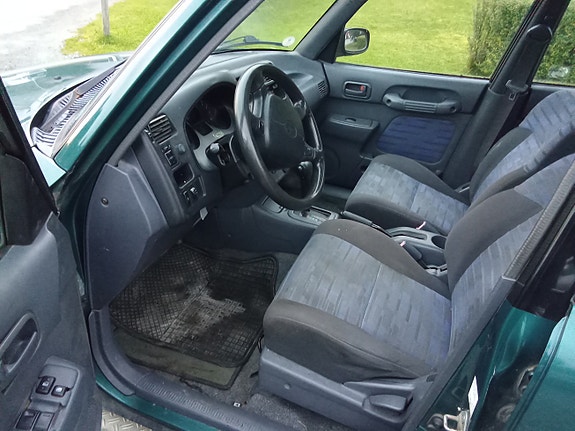 Toyota RAV4 11 of 19