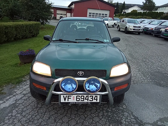 Toyota RAV4 2 of 19