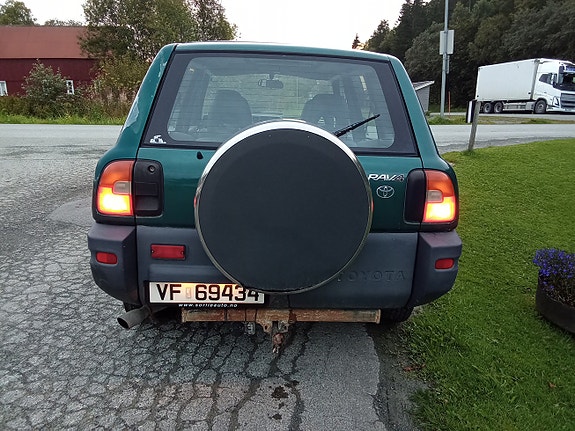 Toyota RAV4 5 of 19