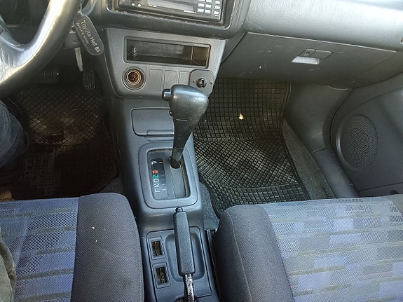 Toyota RAV4 16 of 19