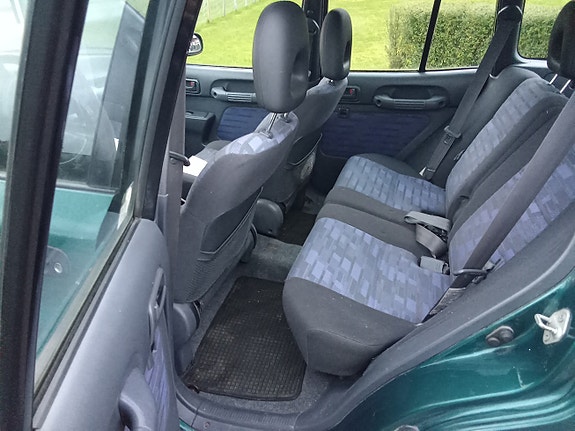 Toyota RAV4 18 of 19