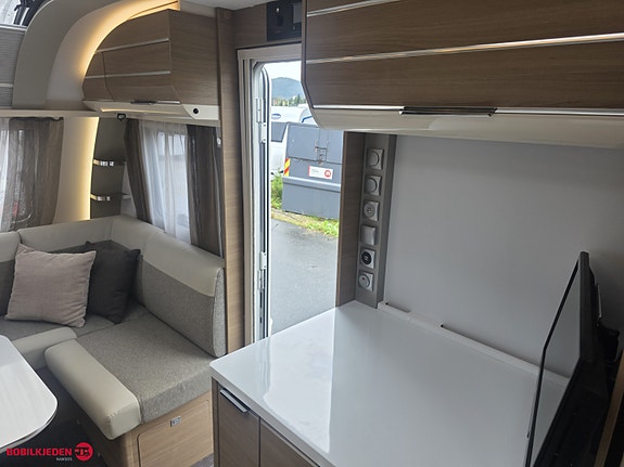 Adria ADORA 572 UT // Hydraulsike støtte ben, elektriske labber 6 of 24