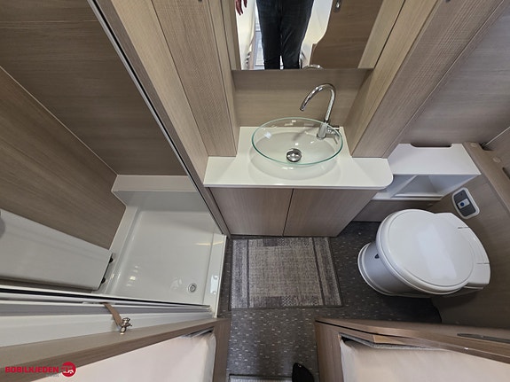Adria ADORA 572 UT // Hydraulsike støtte ben, elektriske labber 14 of 24