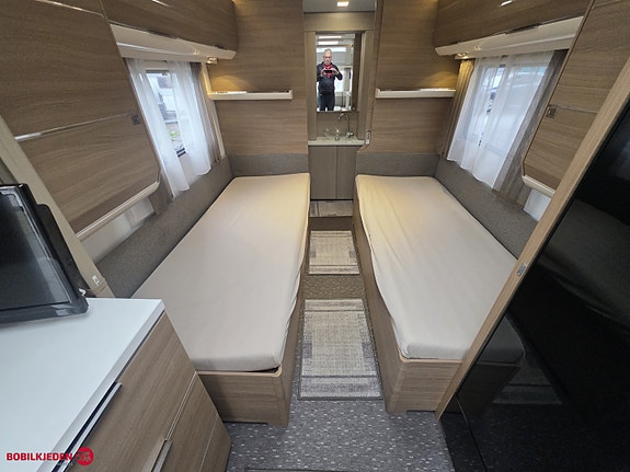 Adria ADORA 572 UT // Hydraulsike støtte ben, elektriske labber 22 of 24