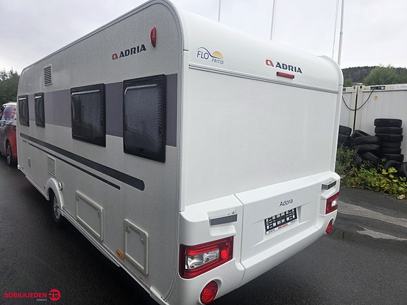 Adria ADORA 572 UT // Hydraulsike støtte ben, elektriske labber 2 of 24