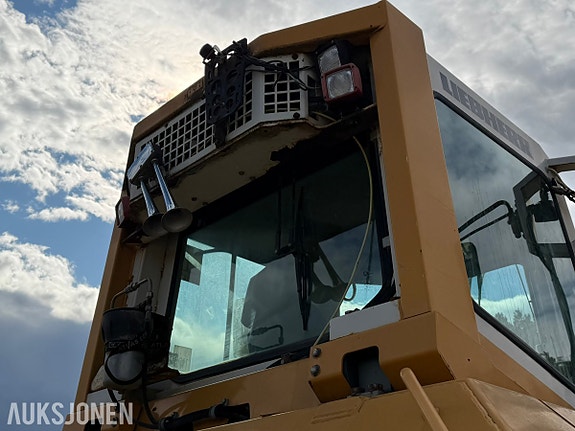 Liebherr PR 744 L Bulldoser 19 of 30
