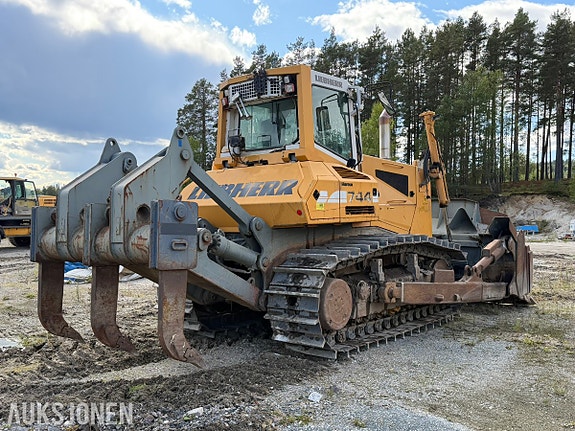 Liebherr PR 744 L Bulldoser 5 of 30