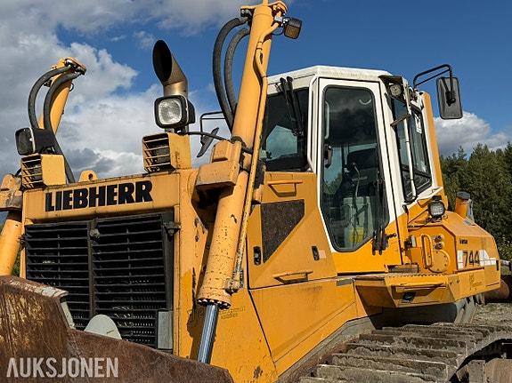 Liebherr PR 744 L Bulldoser 25 of 30
