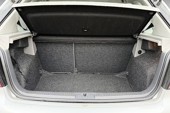 Volkswagen Polo 6 of 14