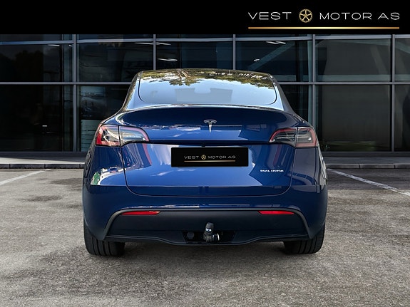 Tesla Model Y 6 of 30