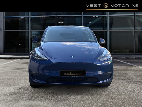 Tesla Model Y 2 of 30