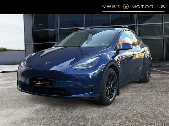 Tesla Model Y 3 of 30