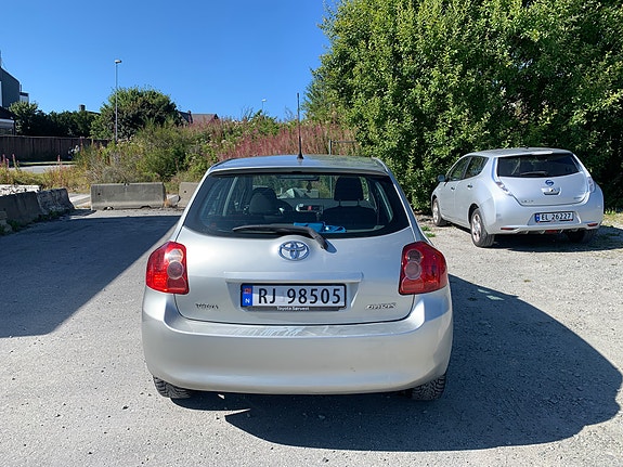 Toyota Auris 15 of 19