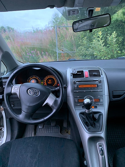Toyota Auris 9 of 19