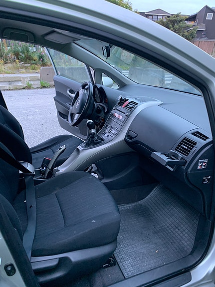 Toyota Auris 10 of 19