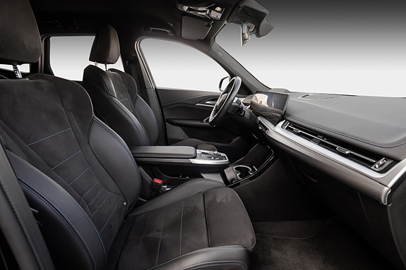 BMW iX1 29 of 30