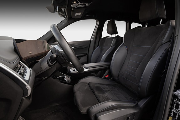 BMW iX1 9 of 30