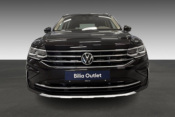 Volkswagen Tiguan 3 of 30
