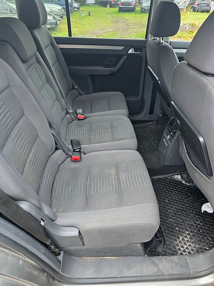 Volkswagen Touran 11 of 17