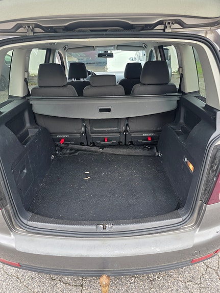 Volkswagen Touran 12 of 17