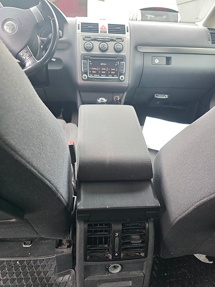 Volkswagen Touran 14 of 17