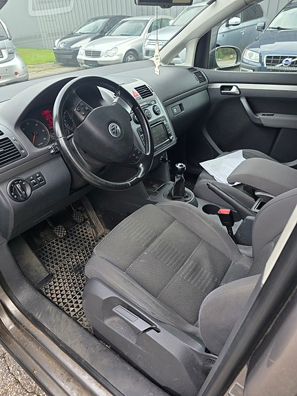 Volkswagen Touran 15 of 17