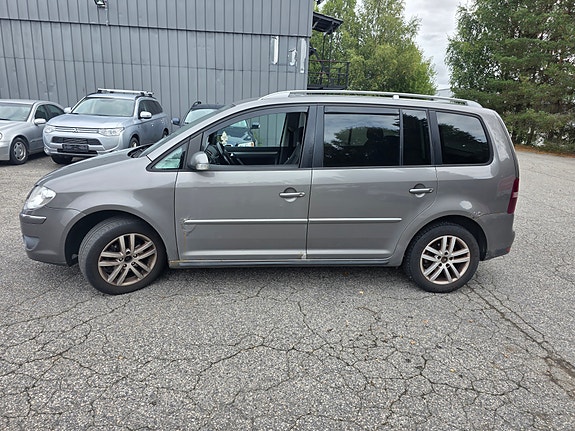 Volkswagen Touran 3 of 17