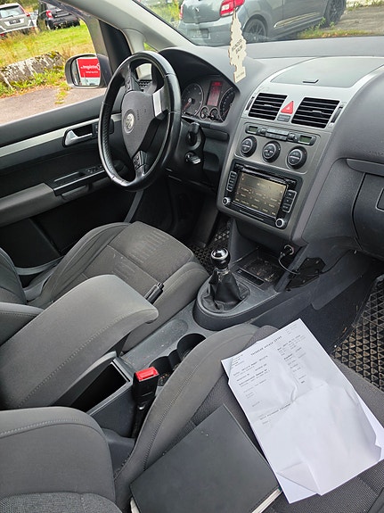 Volkswagen Touran 10 of 17